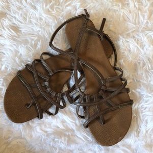 Like new Volcom straps sandals